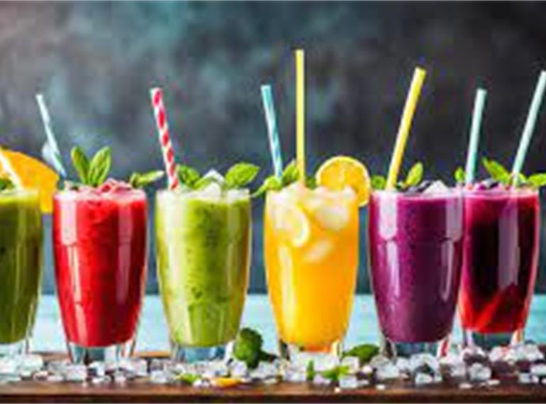 أجوا فريسكا البطيخ والتوت البرّي